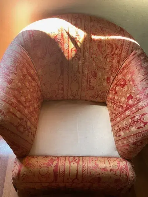 Sillón vintage tapizado en tela roja y ocre - 2
