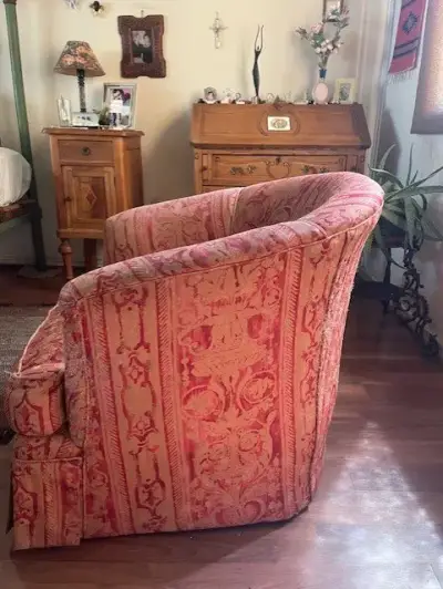 Sillón vintage tapizado en tela roja y ocre - miniatura 3