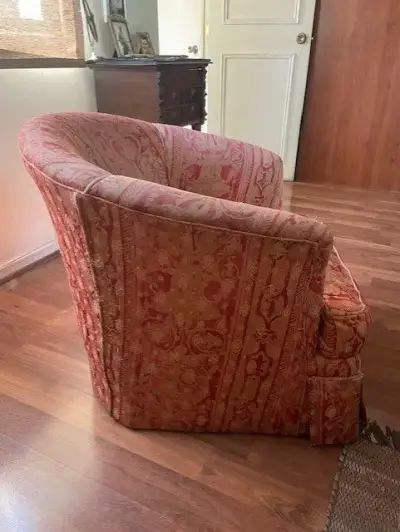 Sillón vintage tapizado en tela roja y ocre - miniatura 4