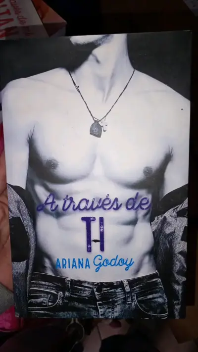 Libro 'A través de ti' de Ariana Godoy - miniatura 1