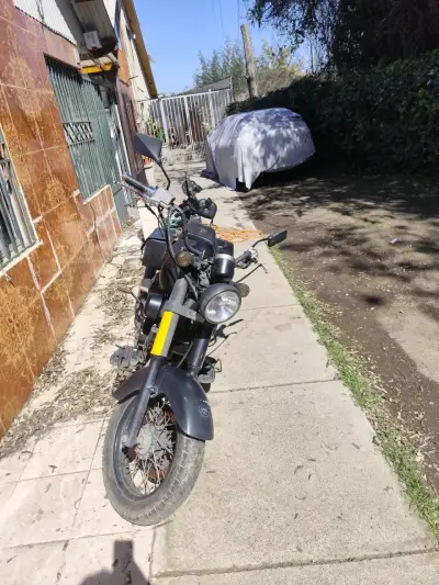 Moto Renegade Commando en buen estado - miniatura 2