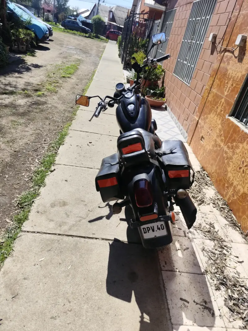 Moto Renegade Commando en buen estado - 4