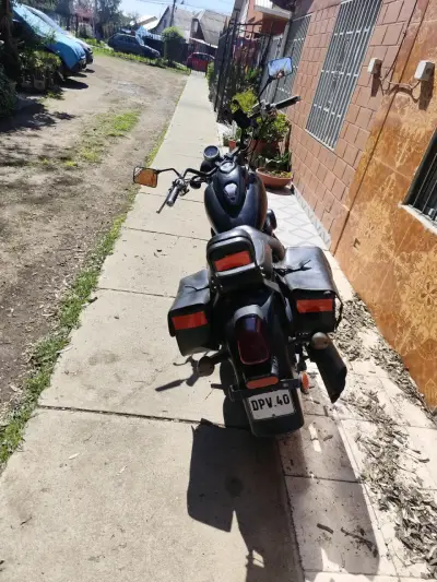 Moto Renegade Commando en buen estado - miniatura 4