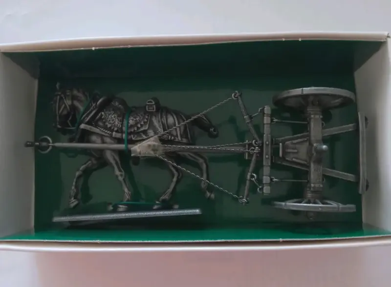 Figura de metal caballo + carro de Napoleón - 1
