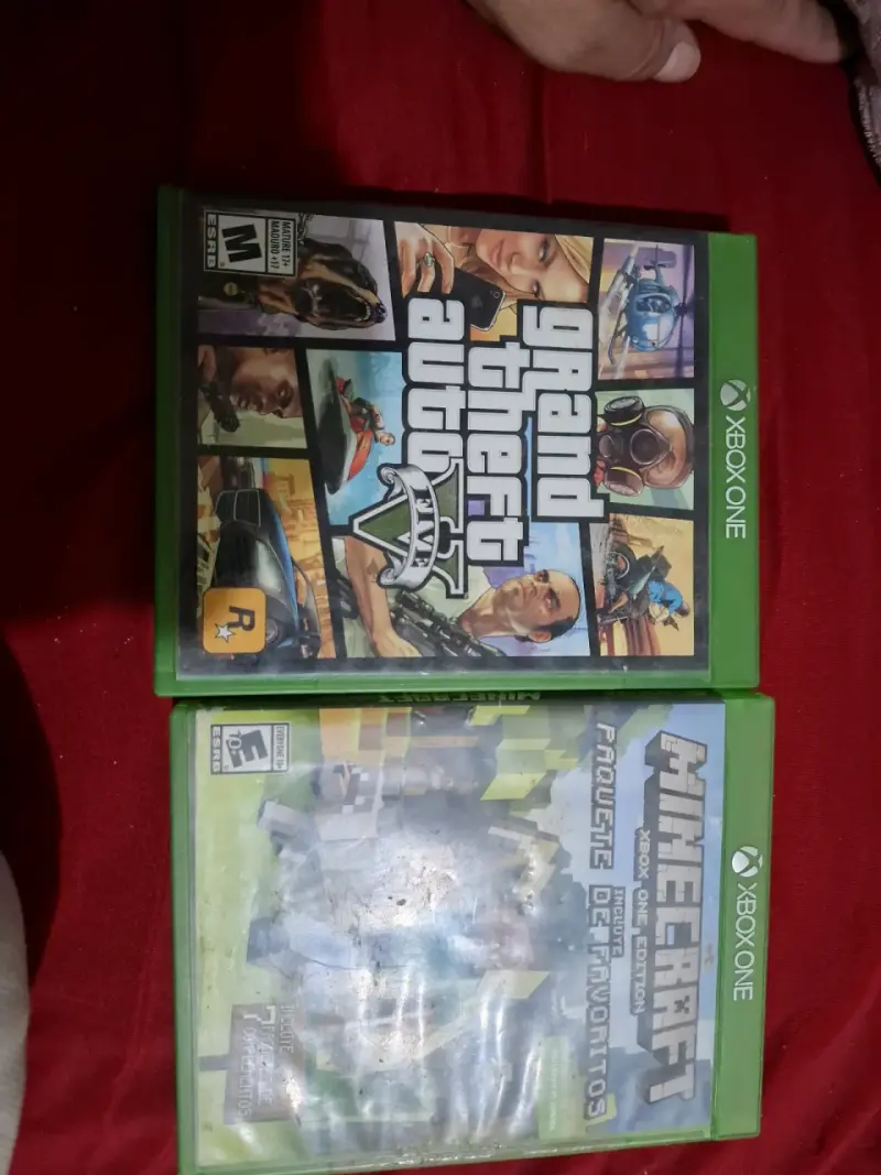 Juegos Xbox One Grand Theft Auto V y Minecraft - 1