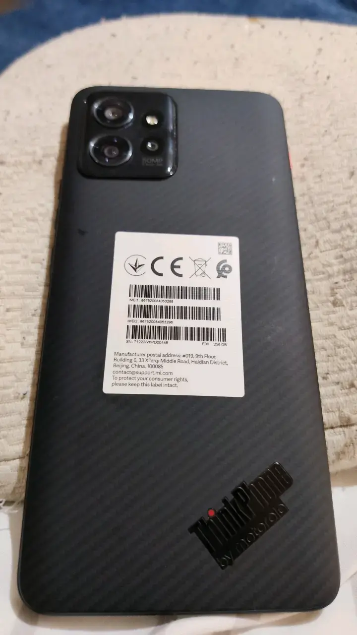 Smartphone Lenovo ThinkPhone en buen estado - 2