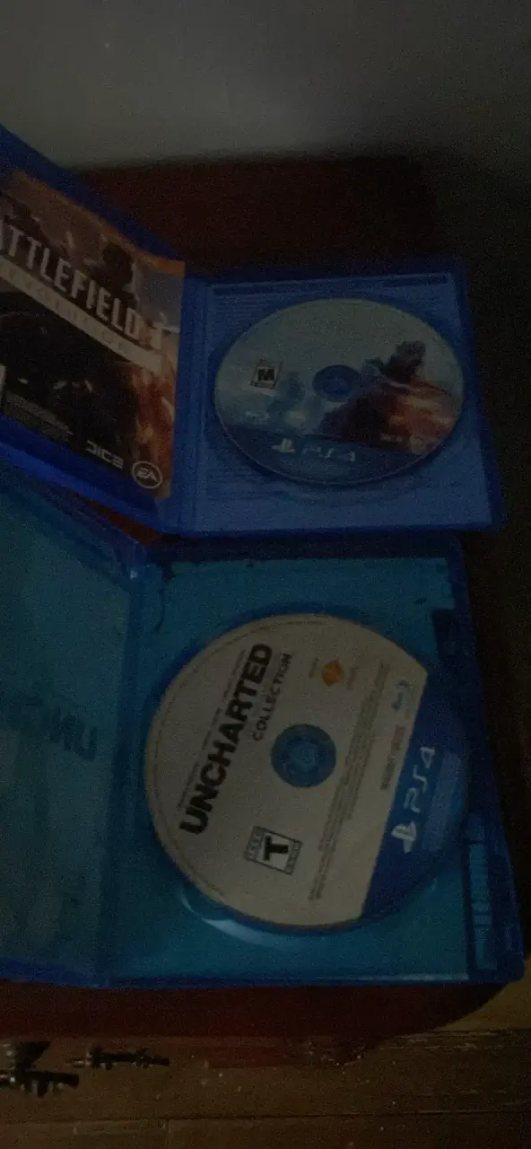 Juegos PS4 Uncharted Collection y Battlefield V - 1