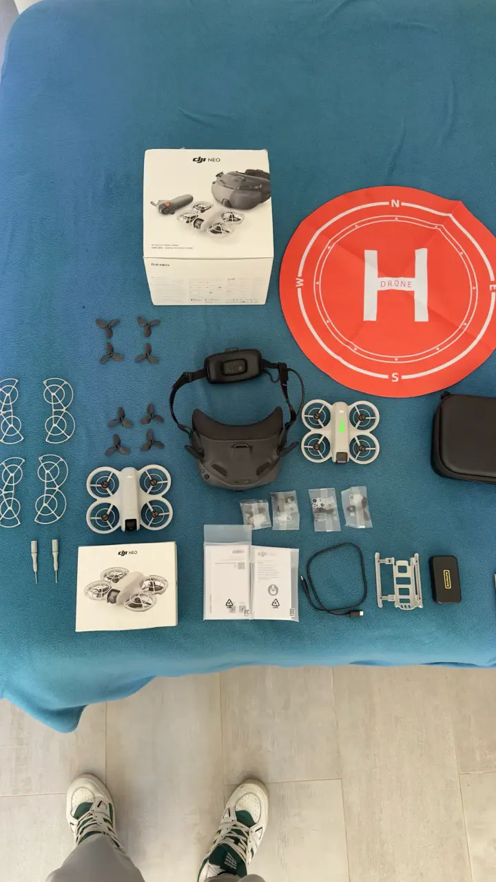 Drone DJI Neo  con Accesorios y Estuche - 4