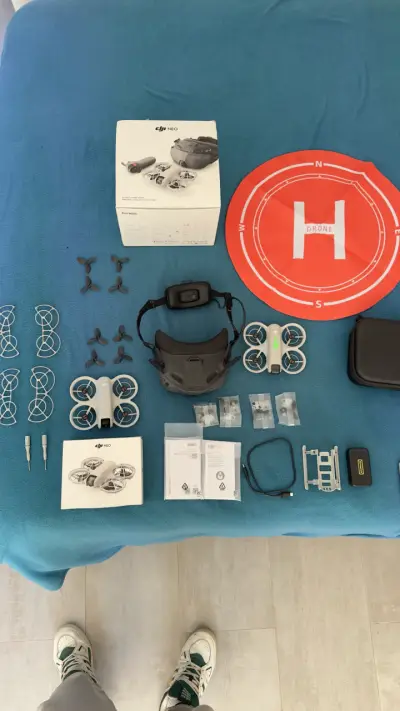 Drone DJI Neo  con Accesorios y Estuche - miniatura 4