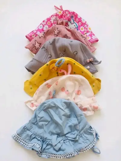 Set de Gorros para Niña con Diseños Variados - miniatura 1