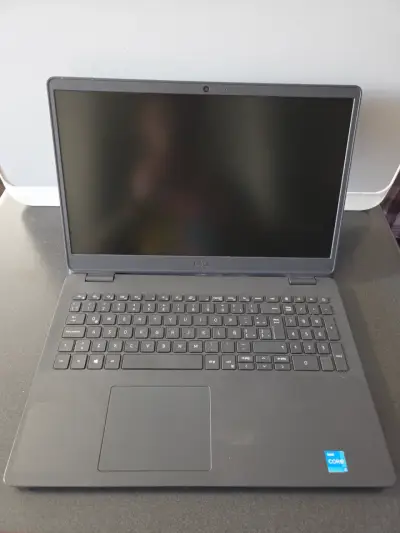 Laptop Dell con Procesador Intel Core i3 - miniatura 1