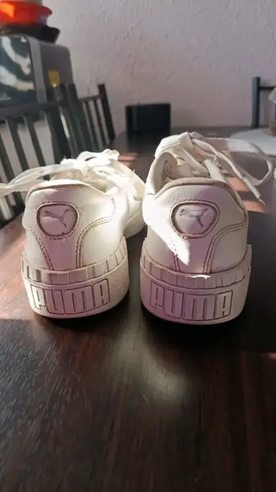 Zapatillas deportivas blancas Puma para mujer - miniatura 1