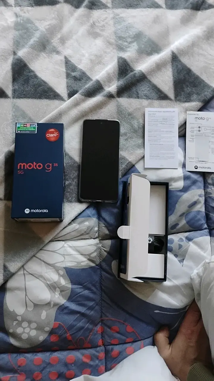 Smartphone Motorola Moto G 5G con caja y accesorios - 1