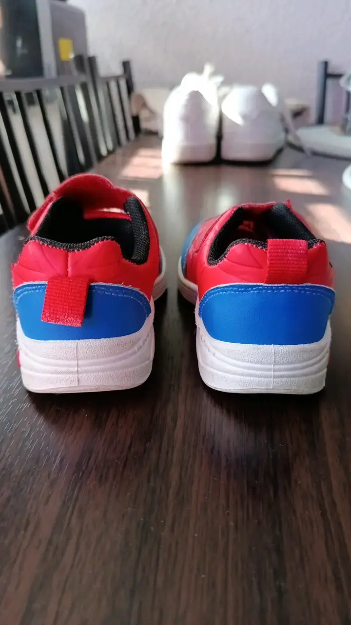 Zapatillas infantiles Spiderman rojas y azules - 3
