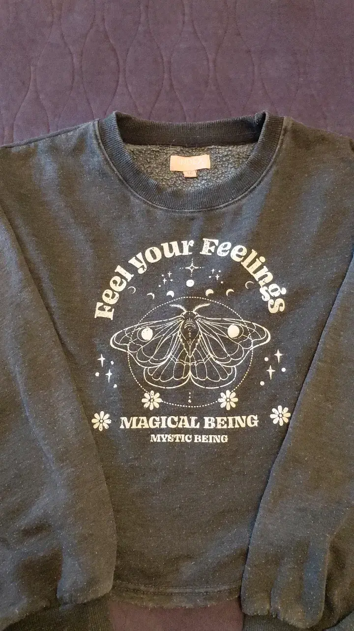 Polerón gris con diseño 'Feel Your Feelings' - 2