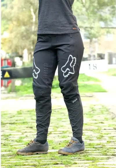 Pantalones de ciclismo Fox negros con logo - miniatura 2