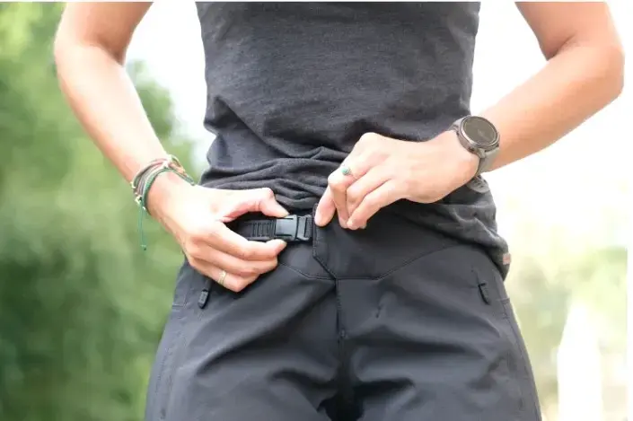 Pantalones de ciclismo Fox negros con logo - 3