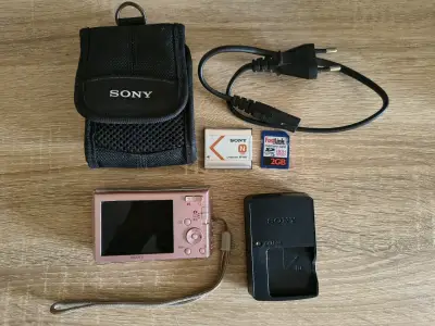 Sony Cybershot 12.1MP Rosada - Con accesorios - miniatura 2