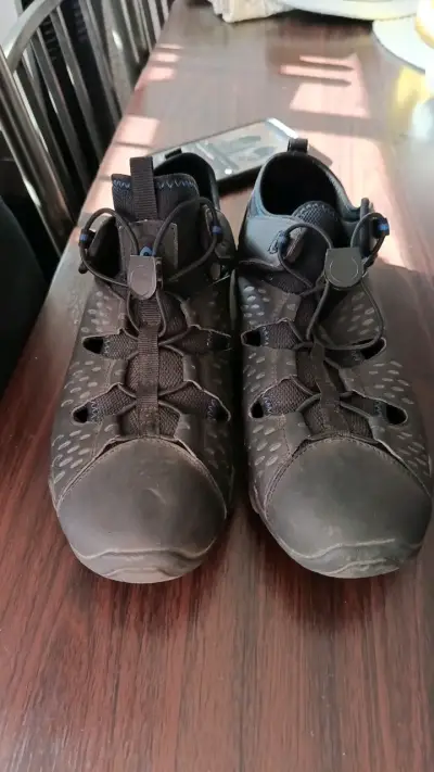 Zapato  de agua negros para hombre - miniatura 1
