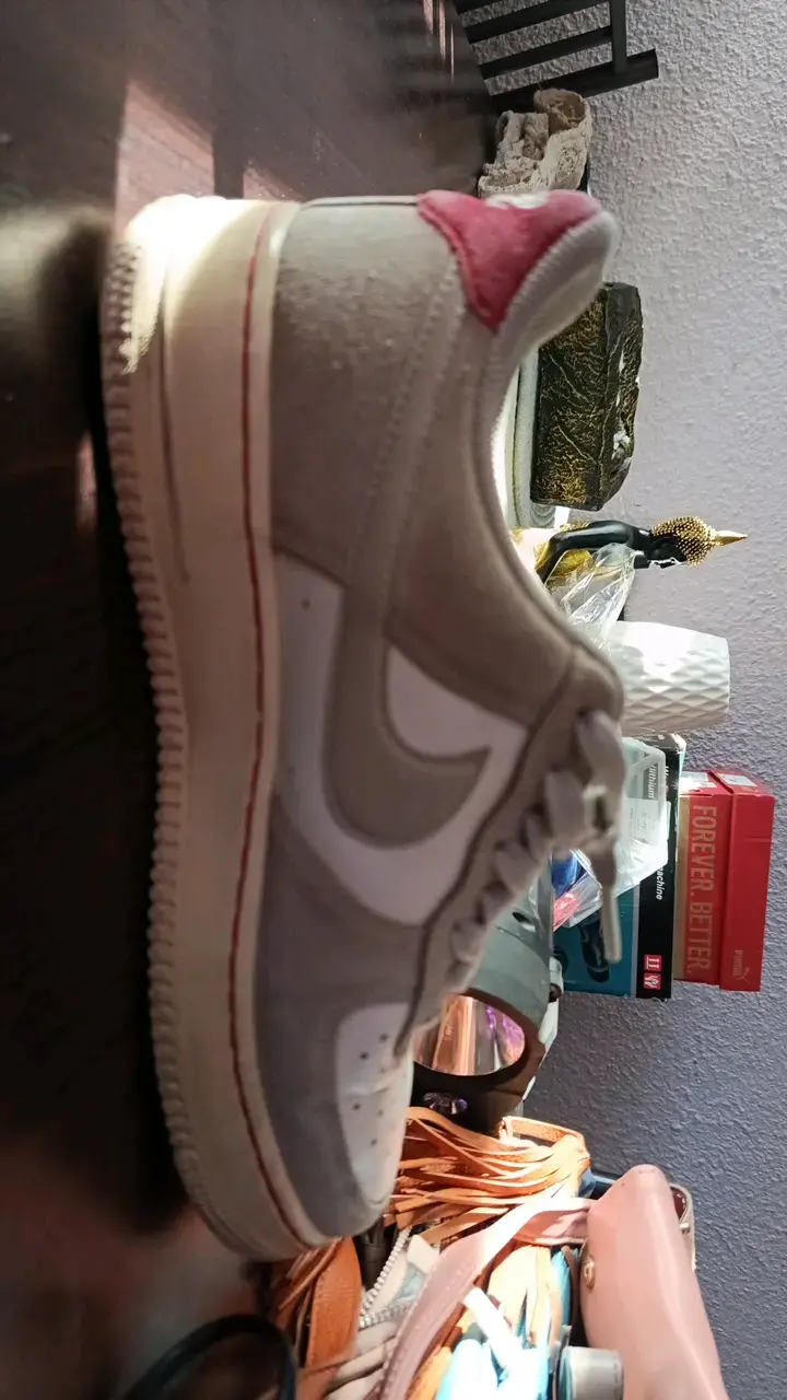 Zapatillas deportivas Nike Air Force 1 gris y rojo - 4