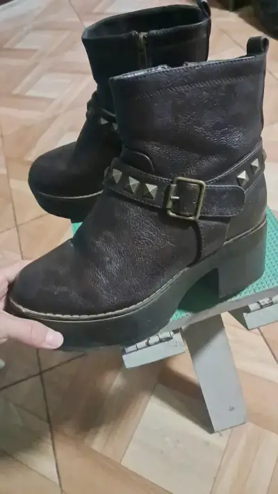 Botines de cuero marrón con tachas y plataforma - miniatura 4