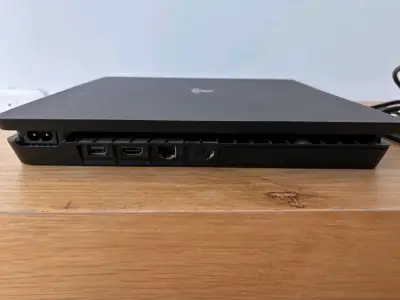 PS4 Slim con cables y 5 juegos (Sin control) - miniatura 3