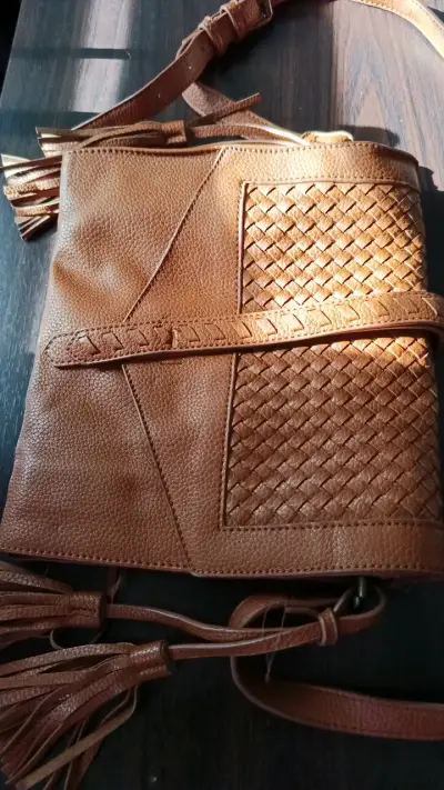 Cartera de cuero marrón con flecos - miniatura 2