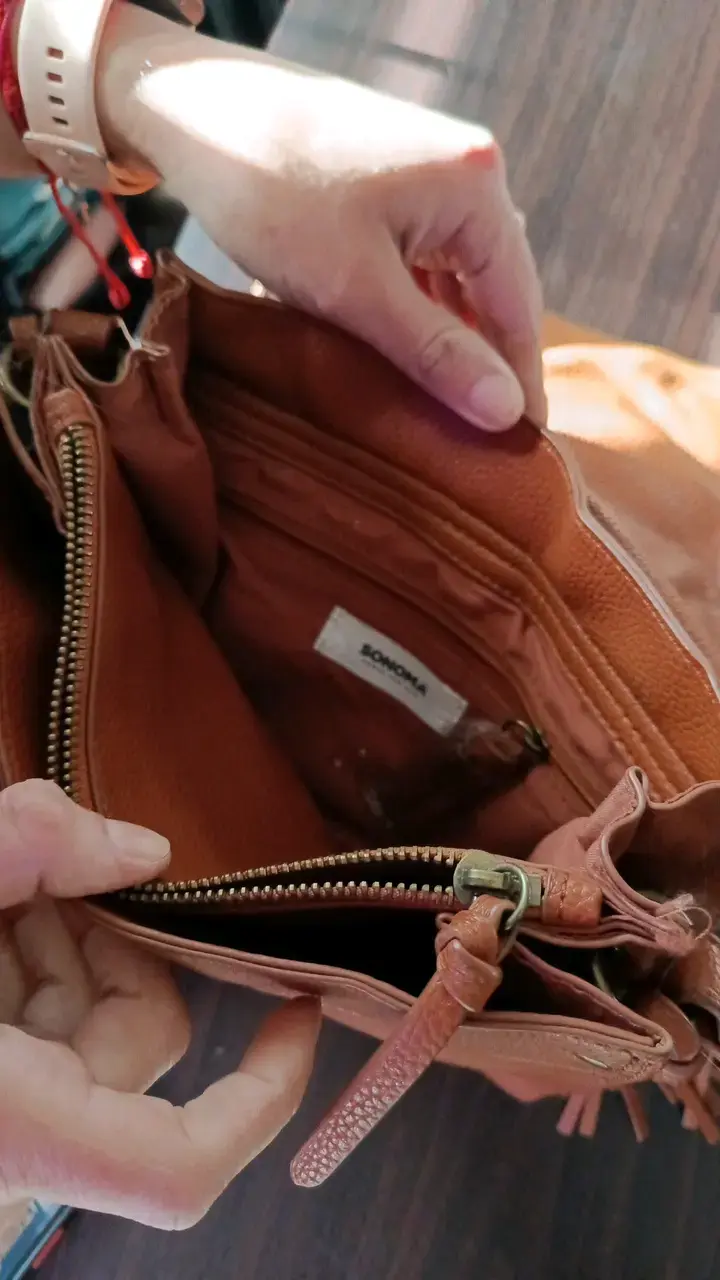 Cartera de cuero marrón con flecos - 4