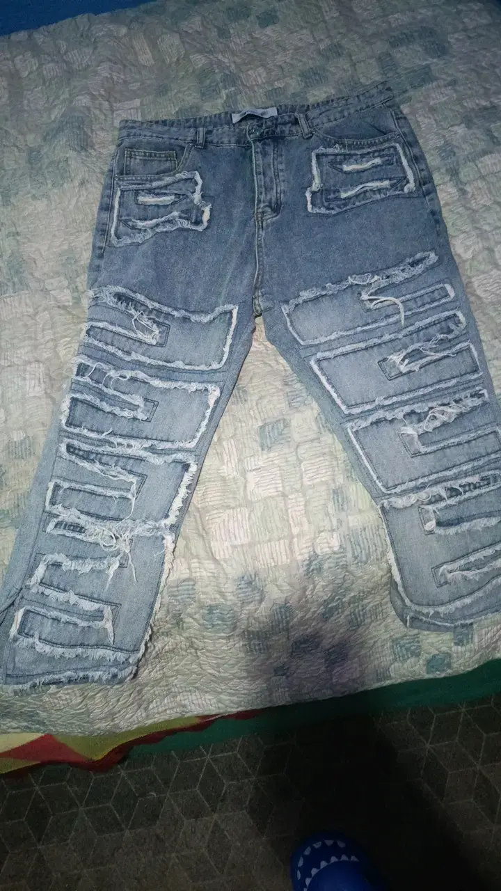 Jeans Diabolo con diseño rasgado para hombre - 1