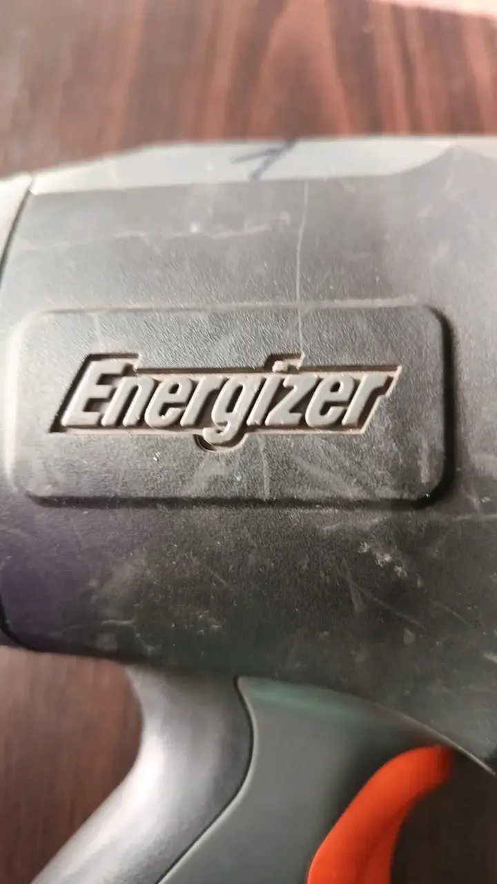 Linterna LED Energizer portátil con mango ergonómico - 6