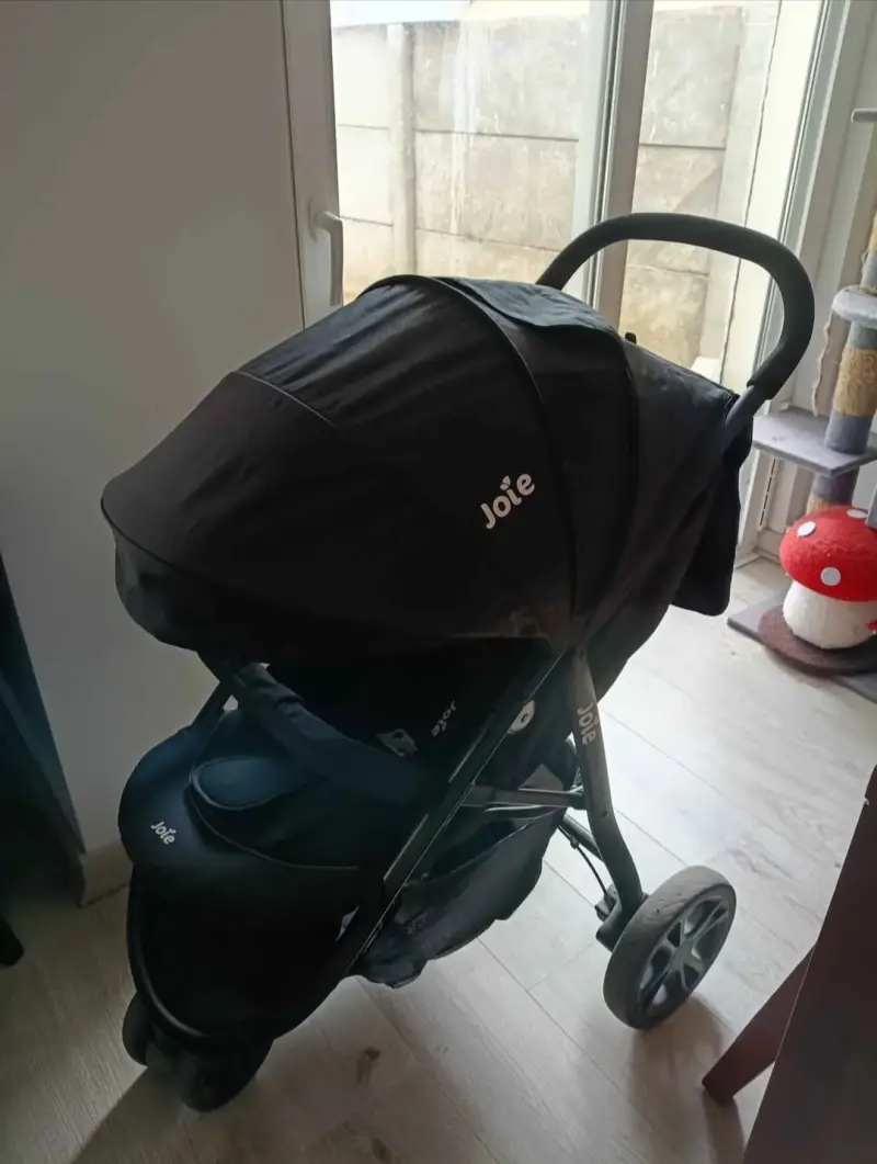 Coche de bebé Joie con silla de auto negra - 4