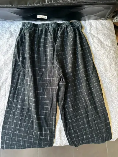 Conjunto de pijama a cuadros negro para hombre - miniatura 2