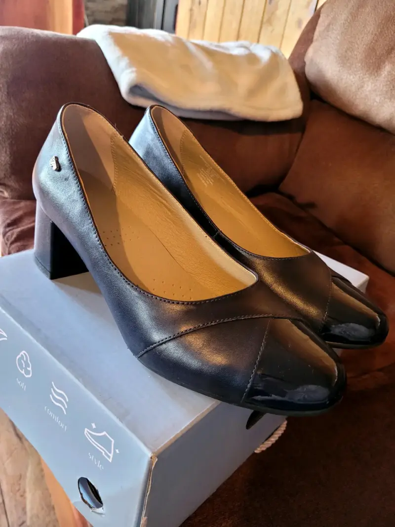 Zapatos de tacón bajo negros elegantes para mujer - 1