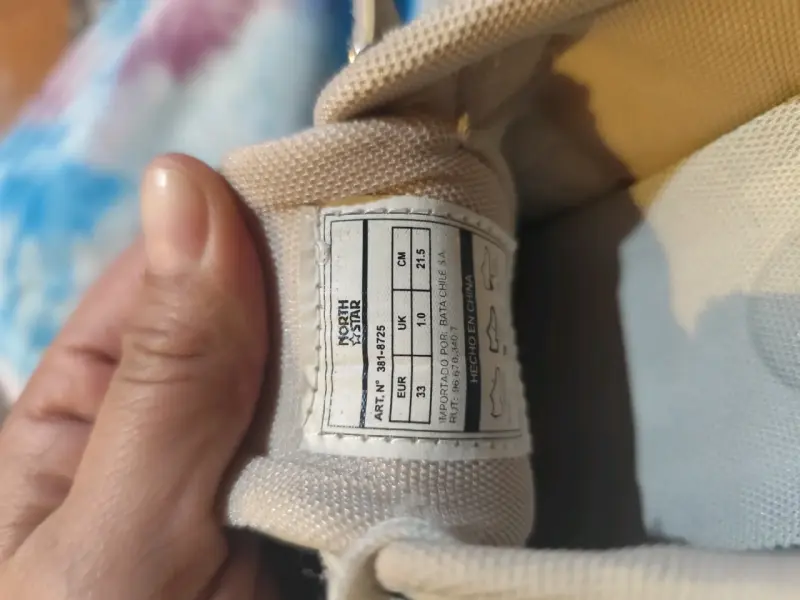 Zapatillas deportivas beige para niños con velcro - 3