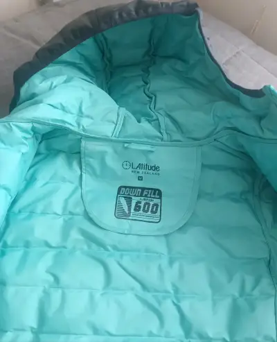 Chaqueta Latitude repelente y relleno de pluma - miniatura 1