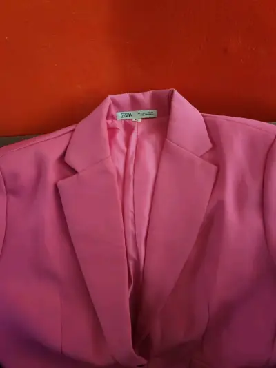Blazer rosa para mujer Zara en buen estado - miniatura 1
