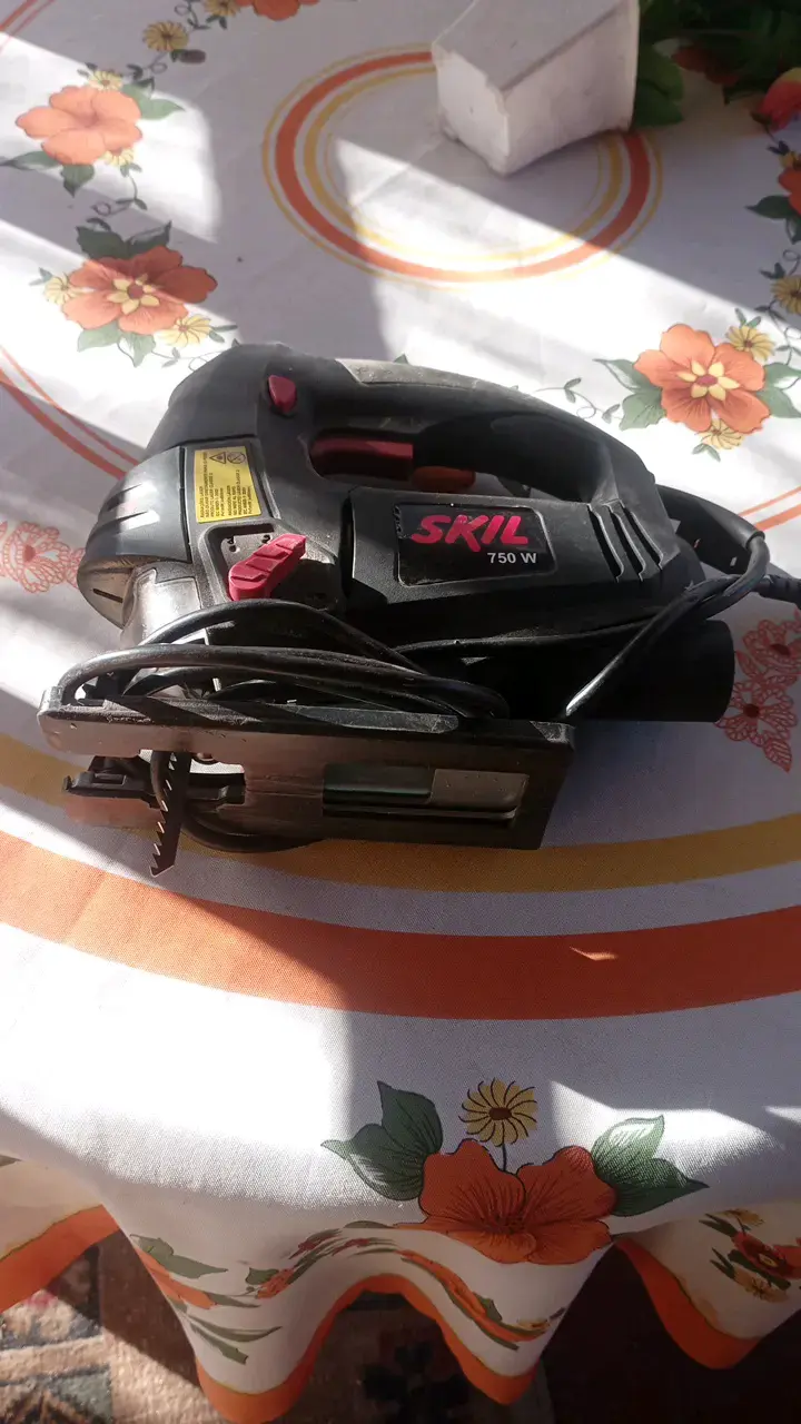 Sierra caladora Skil 750W en buen estado