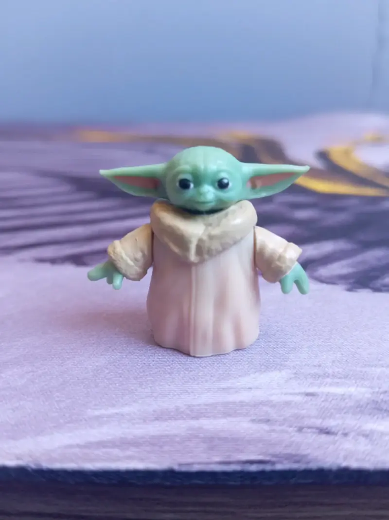 Figura de colección Baby Yoda en cápsula - 4