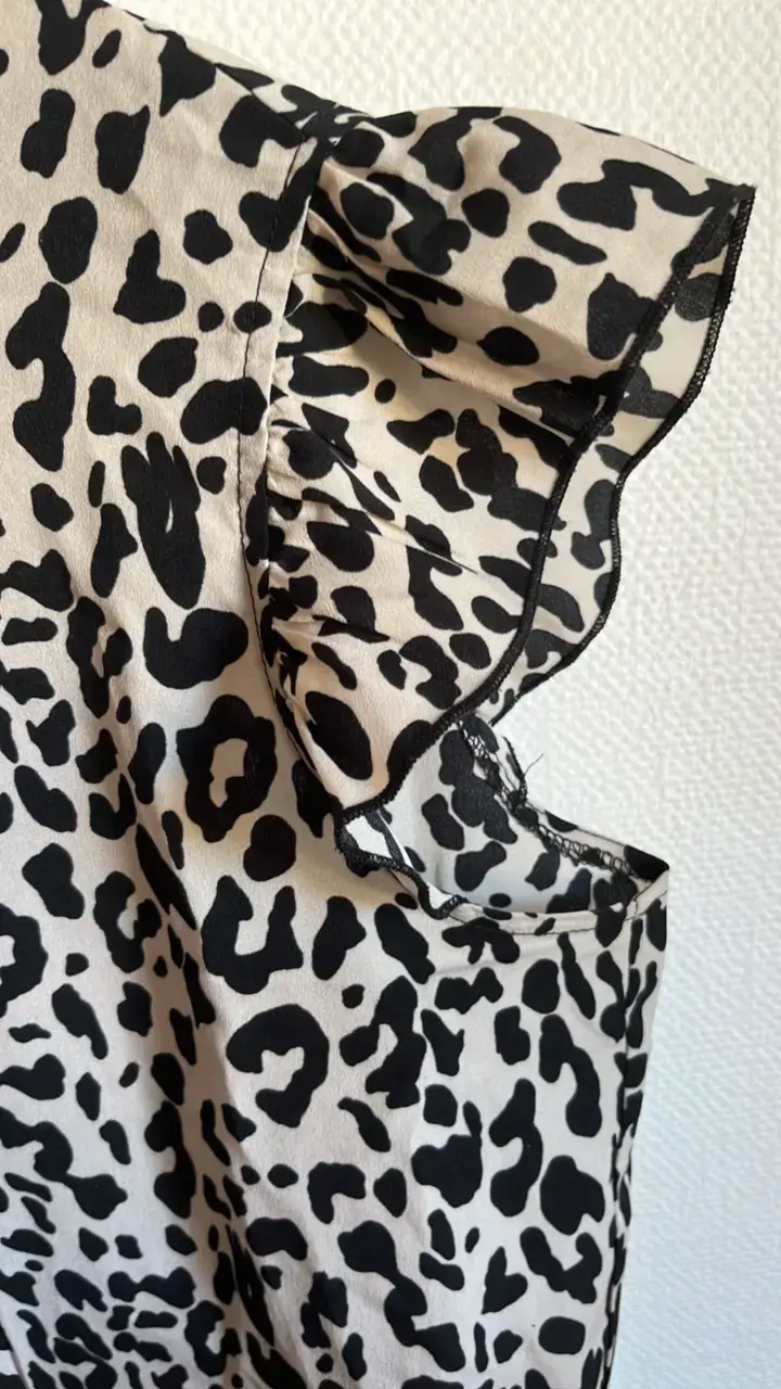 Blusa sin mangas estampado animal print - 2