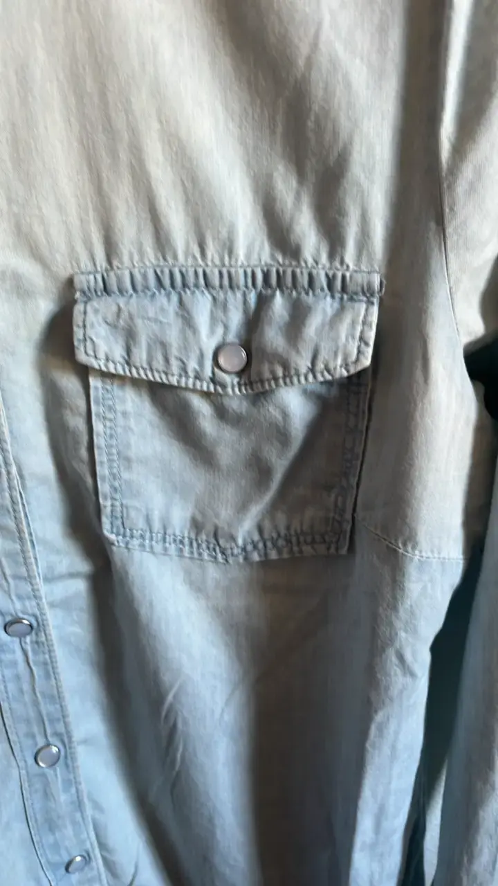 Camisa de mezclilla azul claro para mujer - 2
