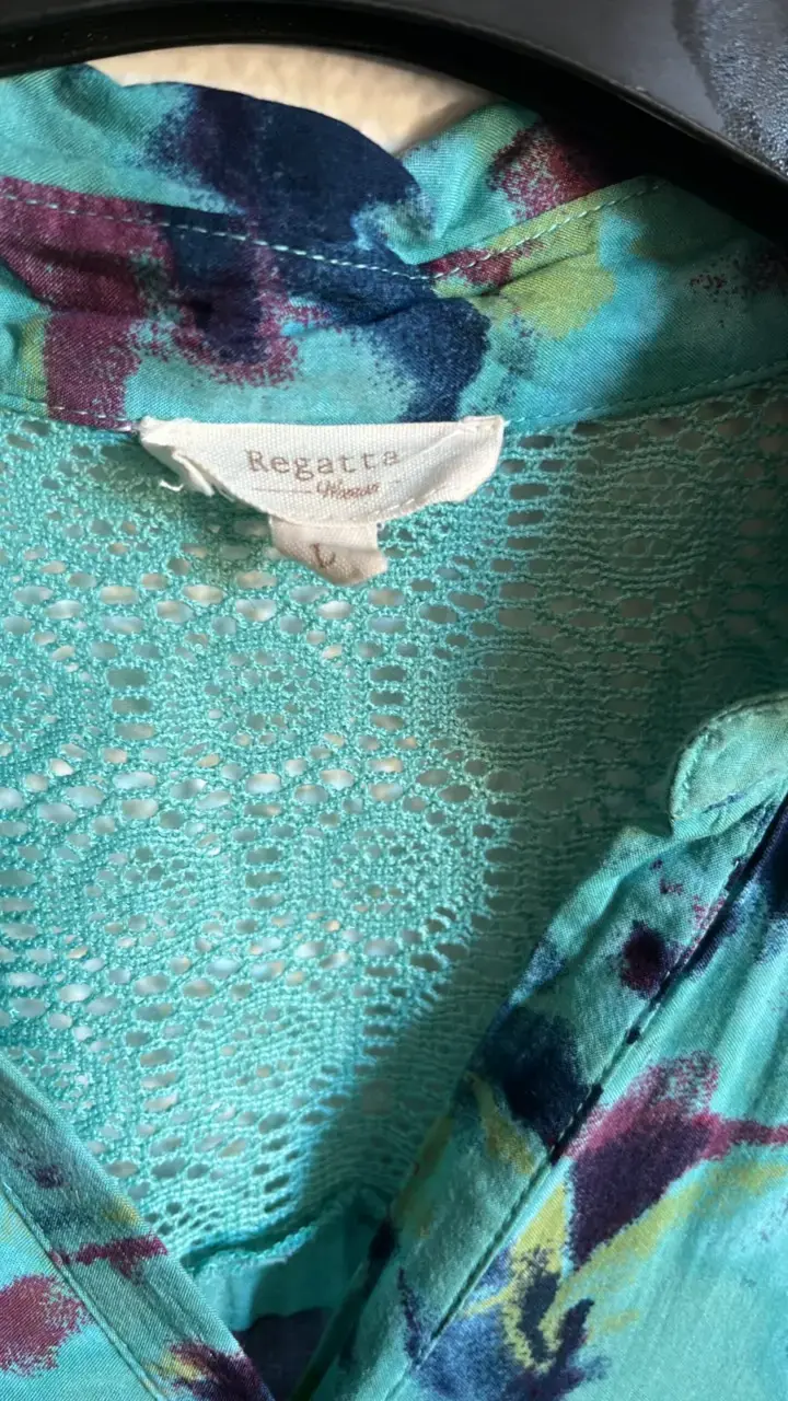 Blusa estampada Regatta con encaje - 2