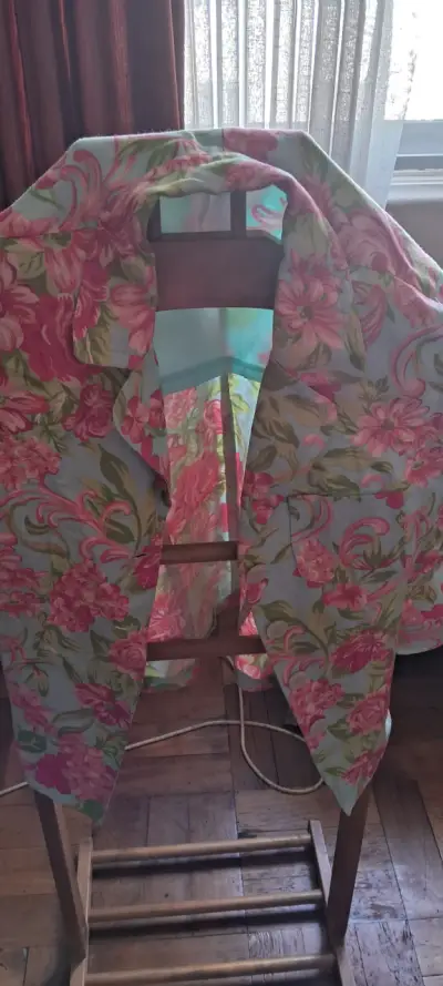 Blusa sin mangas floral Impeccable - miniatura 2