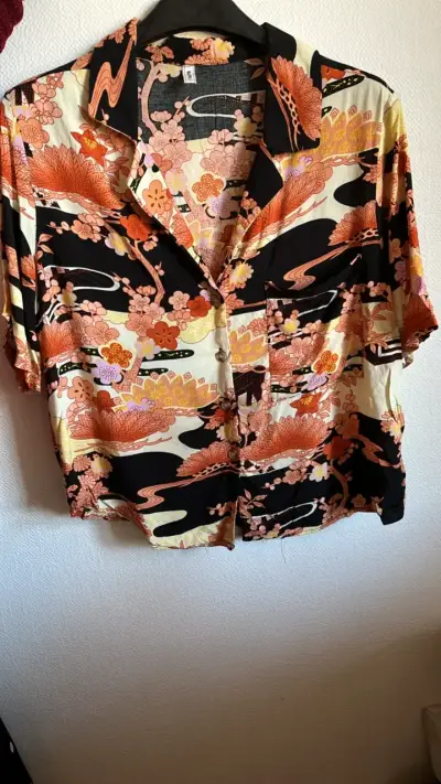 Camisa hawaiana negro floral multicolor - miniatura 1