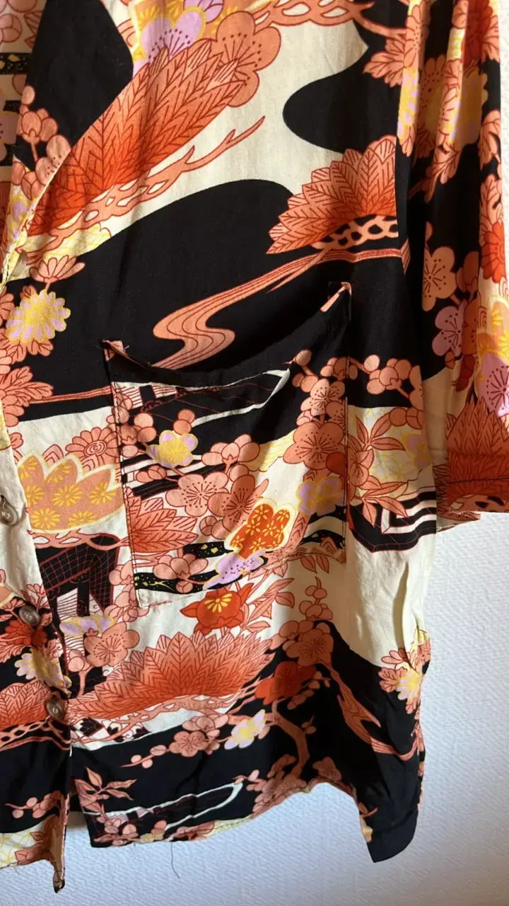 Camisa hawaiana negro floral multicolor - 2