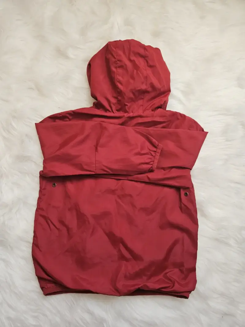 Chaqueta burdeo para niño con capucha - 2