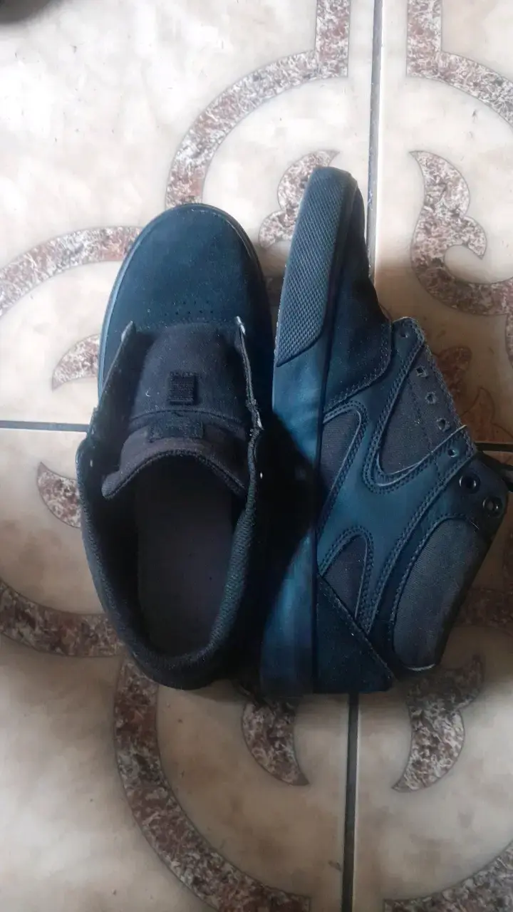 Zapatillas negras DC para hombre - 1