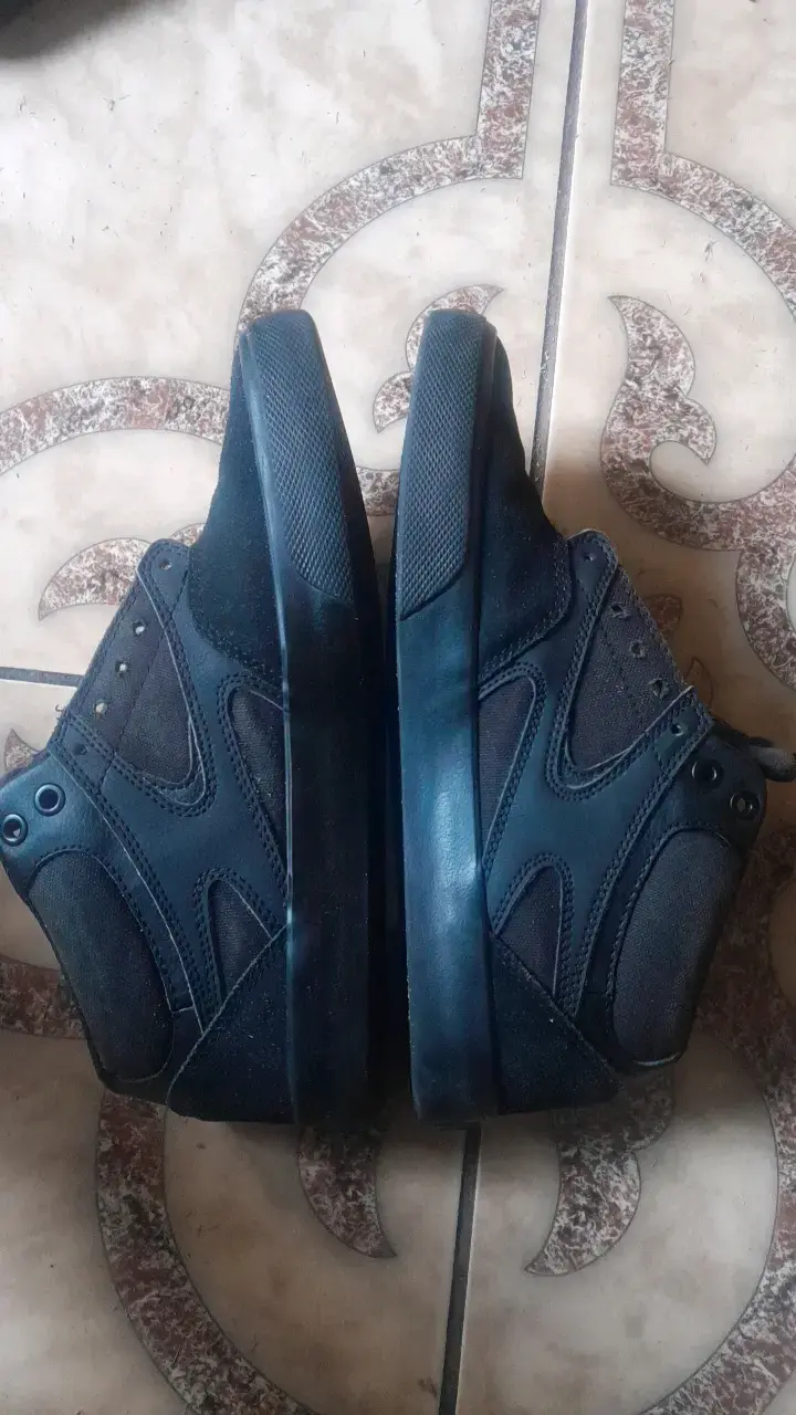 Zapatillas negras DC para hombre - 2