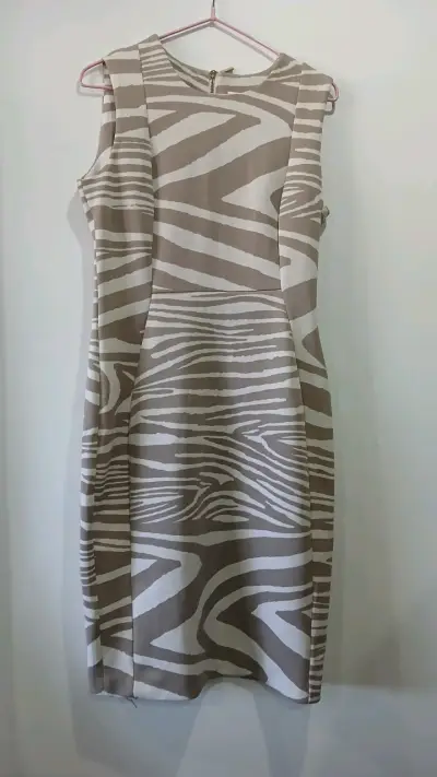 Vestido Calvin Klein estampado animal print - miniatura 1