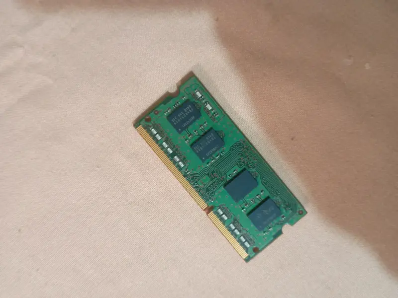 Memorias RAM Kingston y Samsung 4GB DDR3 - 4