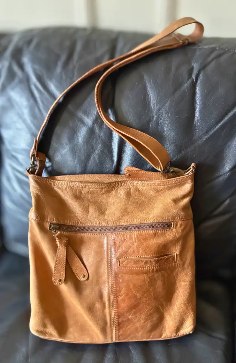 Bolso morral de cuero marrón Hush Puppies - 2